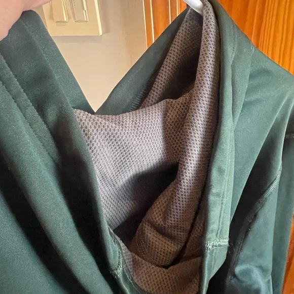 Patagonia Forest Green Hoodie with Logo - Picture 7 of 11